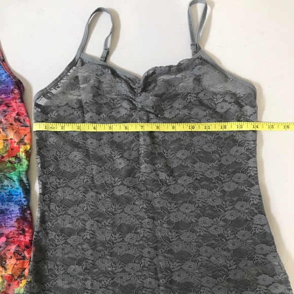 BUNDLE of 2 Tank Tops - Picture 9 of 9